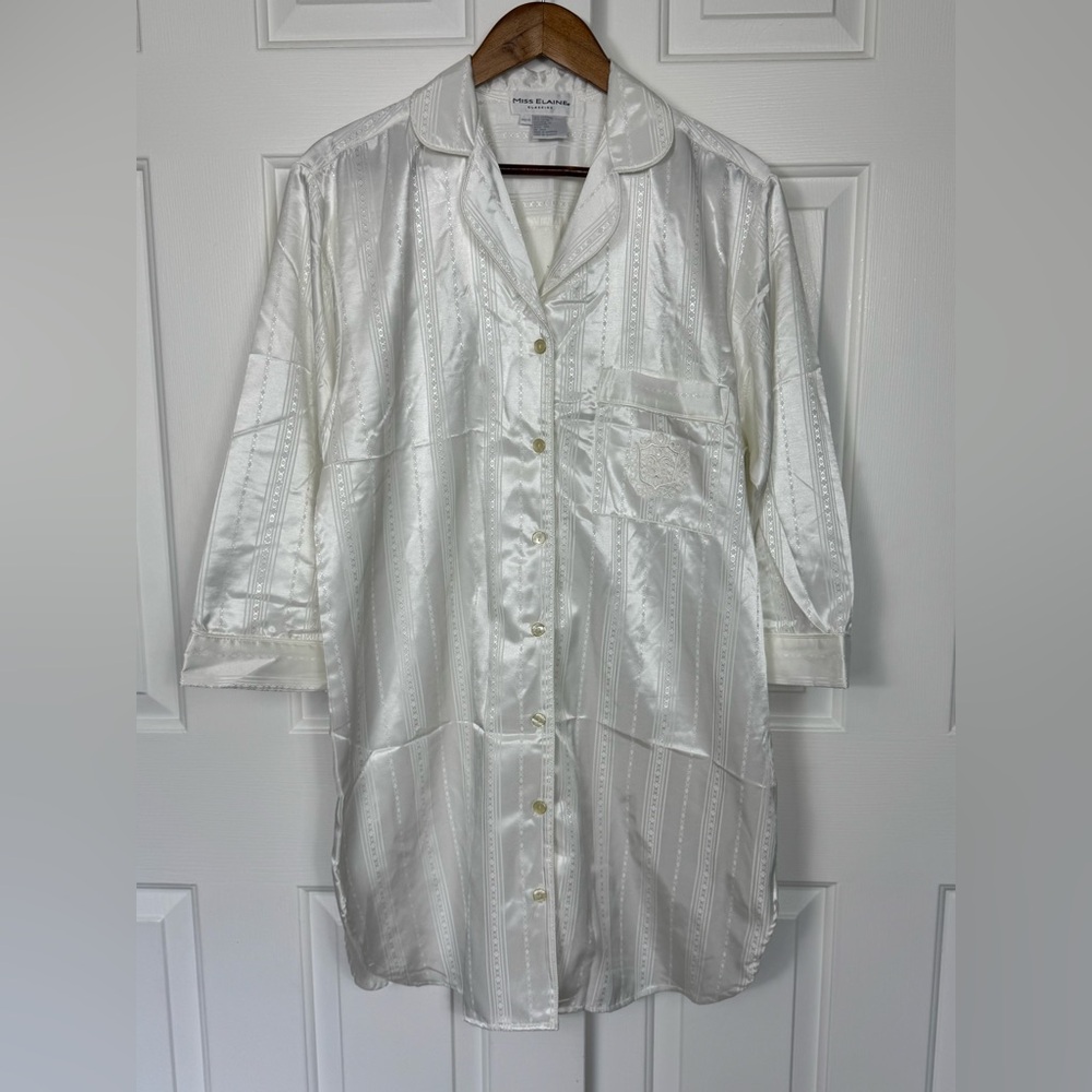 Vintage Miss Elaine White Button Up Nightgown Size Small‎